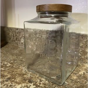 A little bit of that Kate spade canister